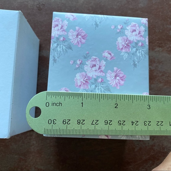 New! Laura Ashley Pink Heart Patent Strap Gold Rhinestone Watch - Picture 10 of 15